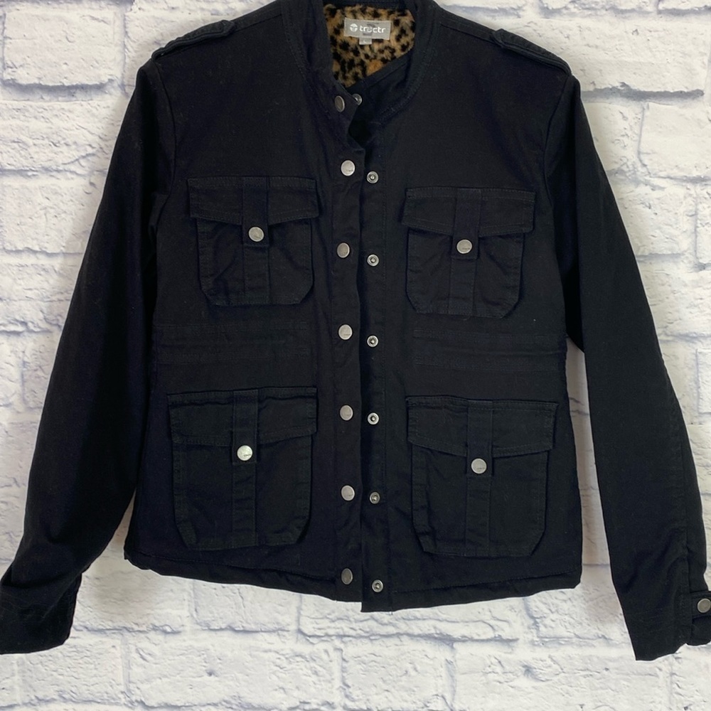 Tractr black jacket with leopard faux fur lining